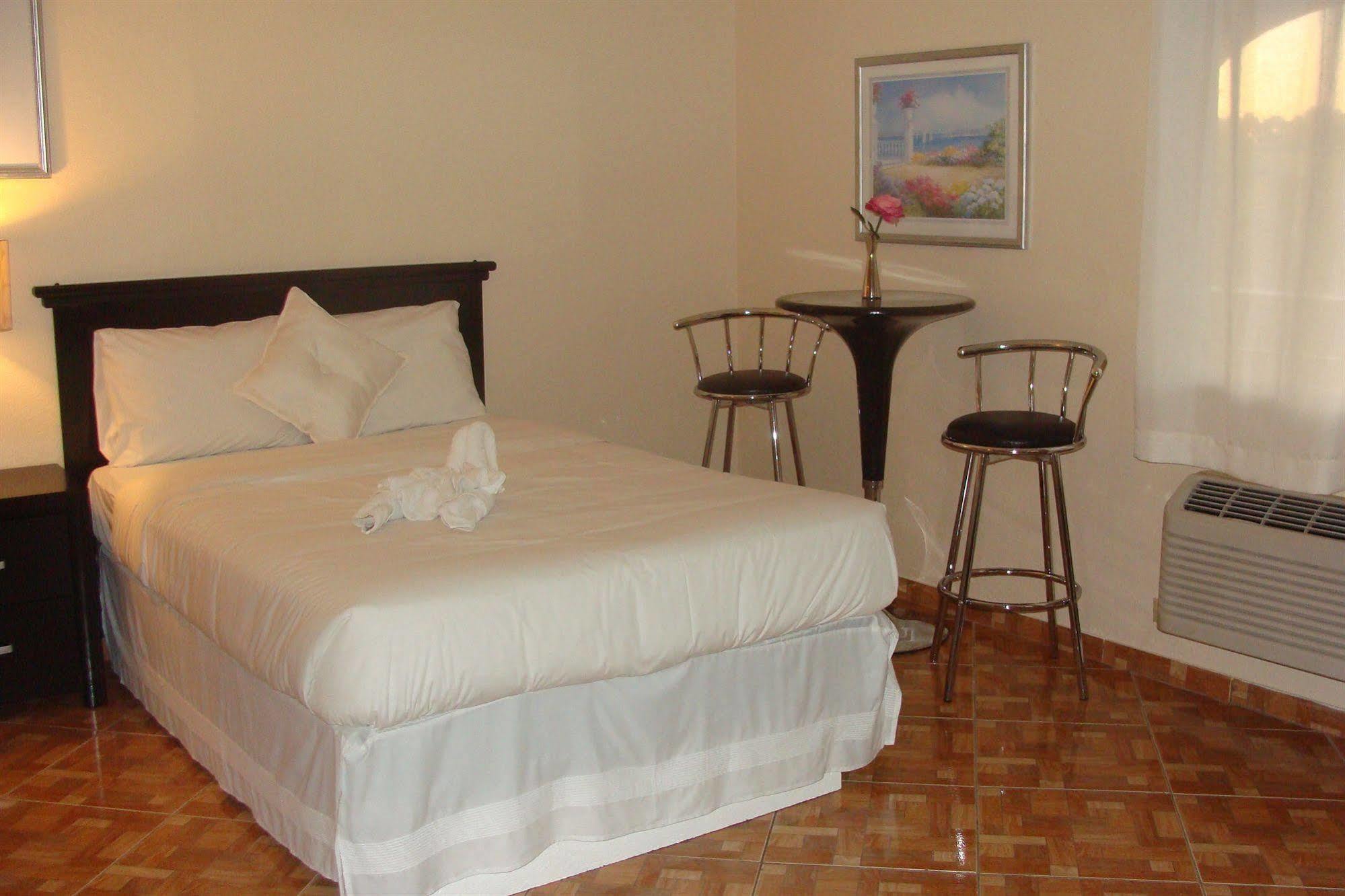 Sevilla Kissimmee- Near Motel 2*