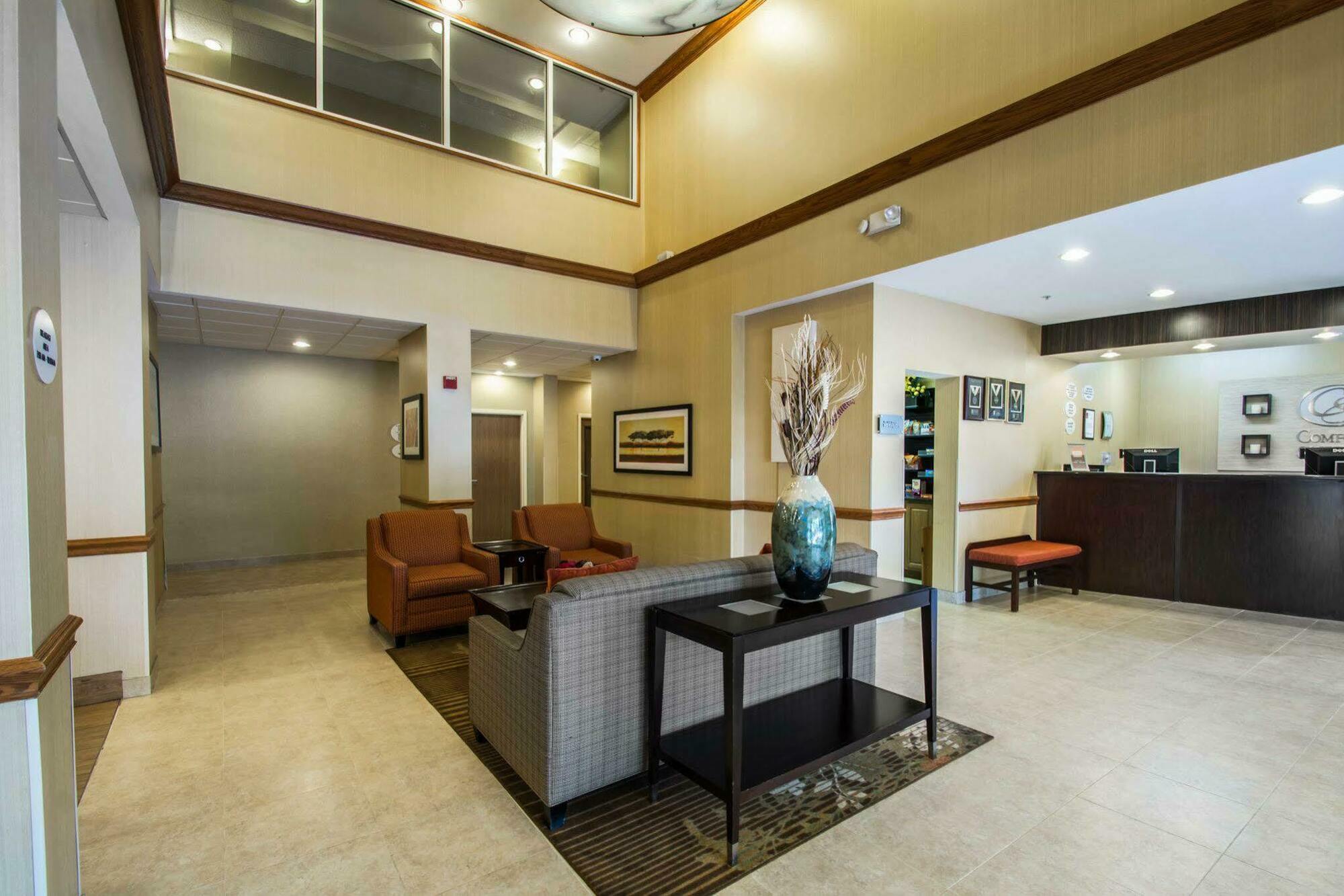 Comfort Near Universal Hotel 3*