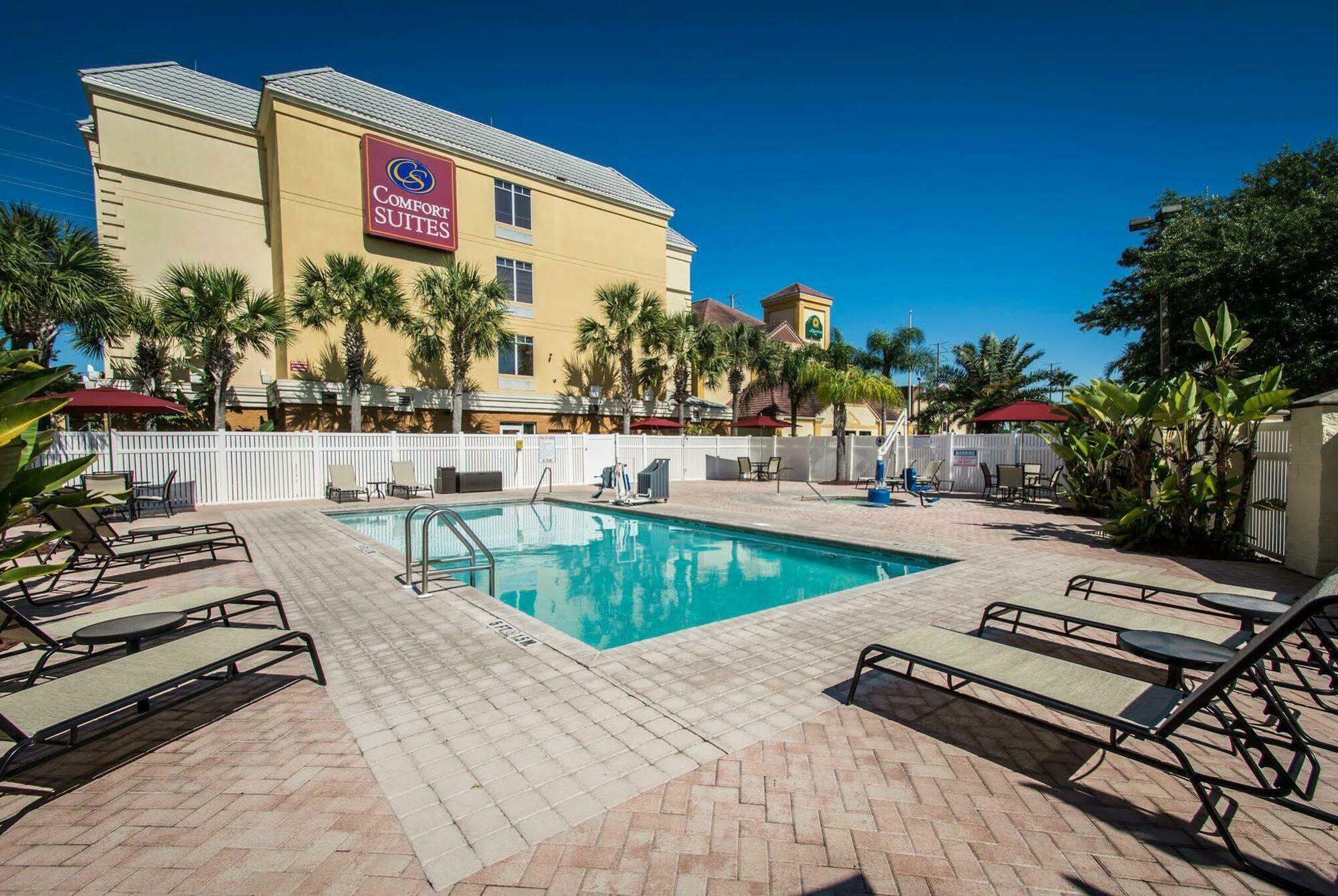 Comfort Near Universal 3*