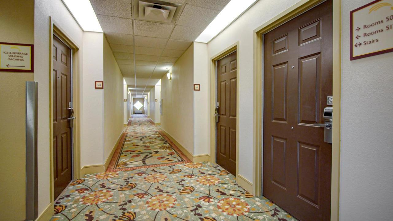Galleria Palms Orlando - Free Theme Park Shuttles Hotel Four Corners