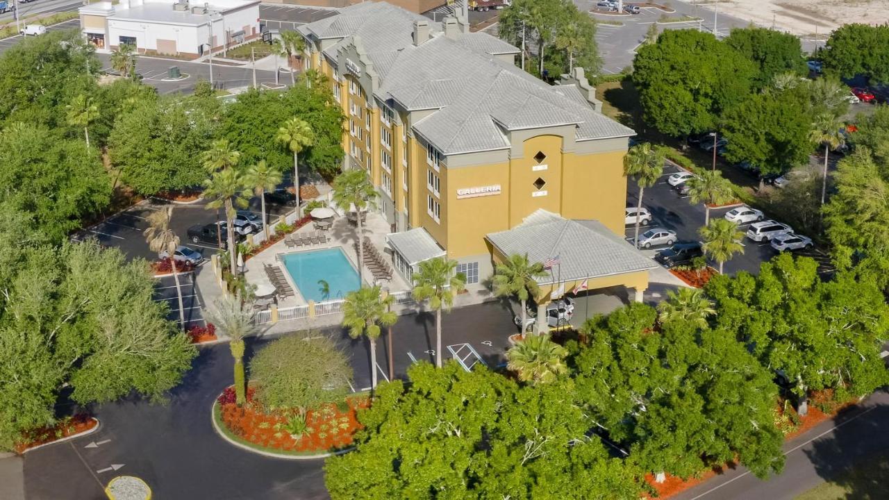 Galleria Palms Orlando - Free Theme Park Shuttles Hotel