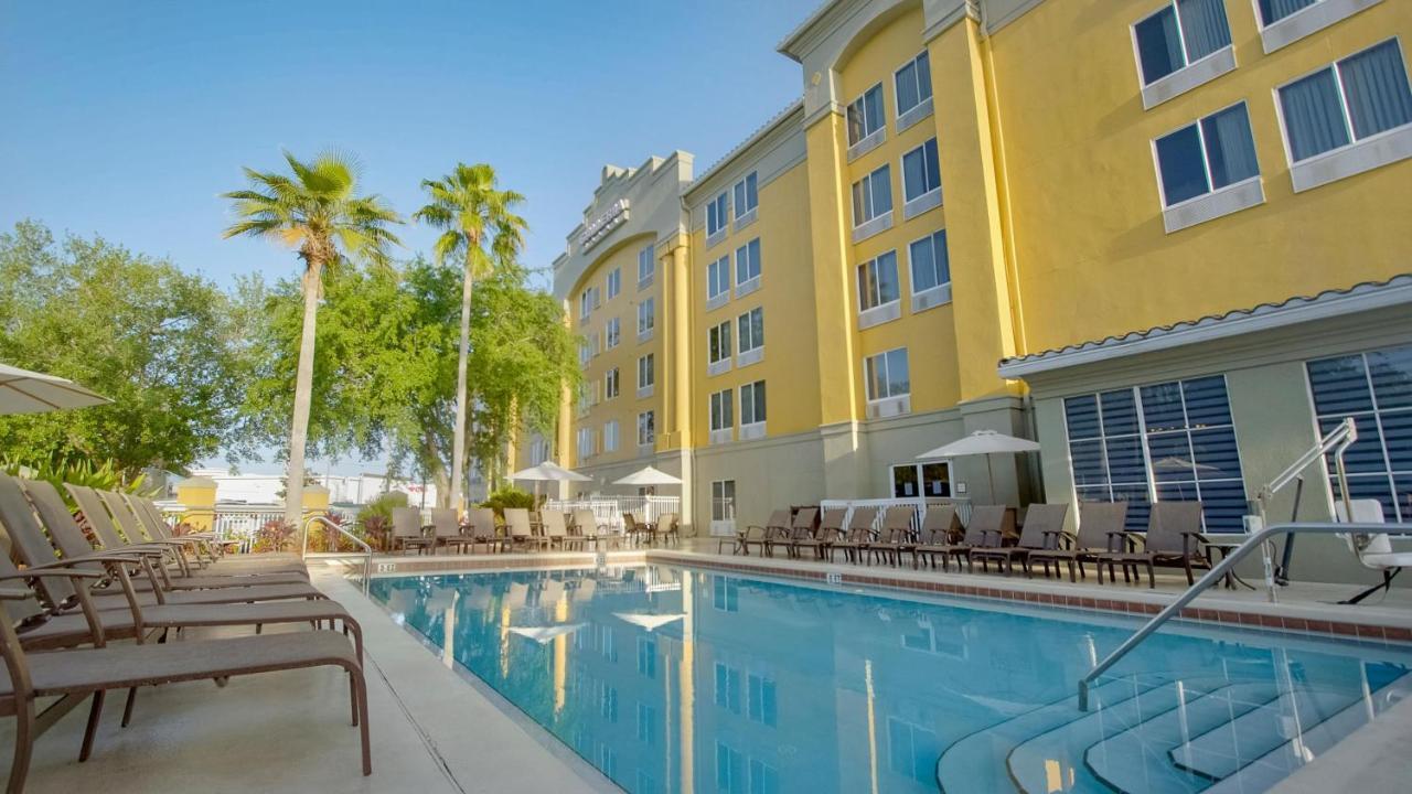 Hotel Galleria Palms Orlando - Free Theme Park Shuttles 3*