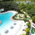 Luxurious Villa Near Disney With Resort Amenities