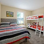 Regal Palms Retreat W/ Lazy River, Pool, & Balcony