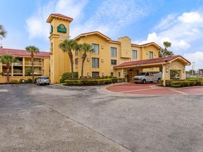 La Quinta By Wyndham Airport West Hotel 3*