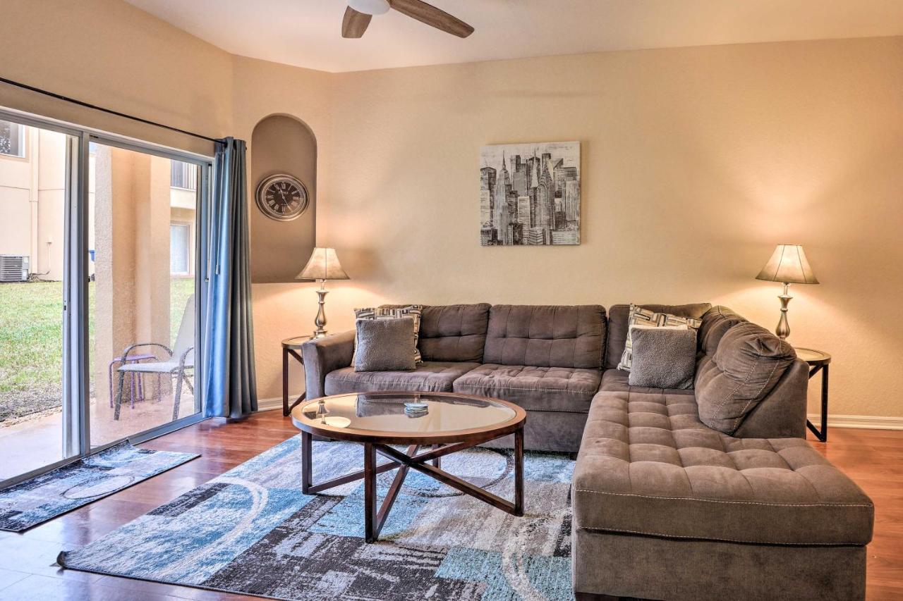 Sunny Townhome With Amenities!