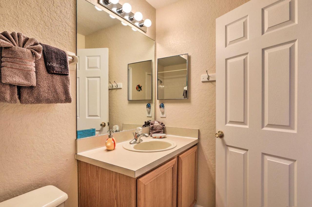 Holiday home Sunny Townhome With Amenities!