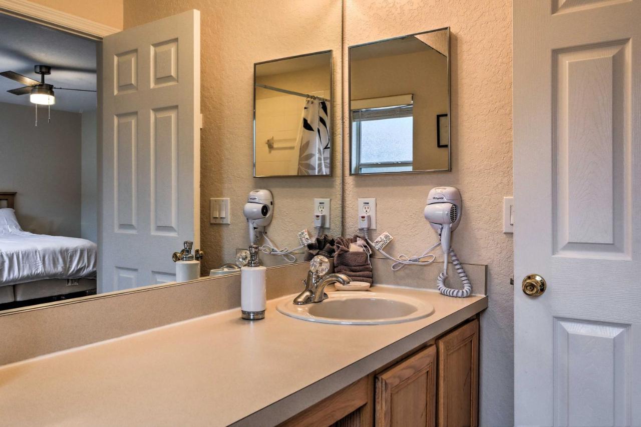 Sunny Townhome With Amenities! * Davenport