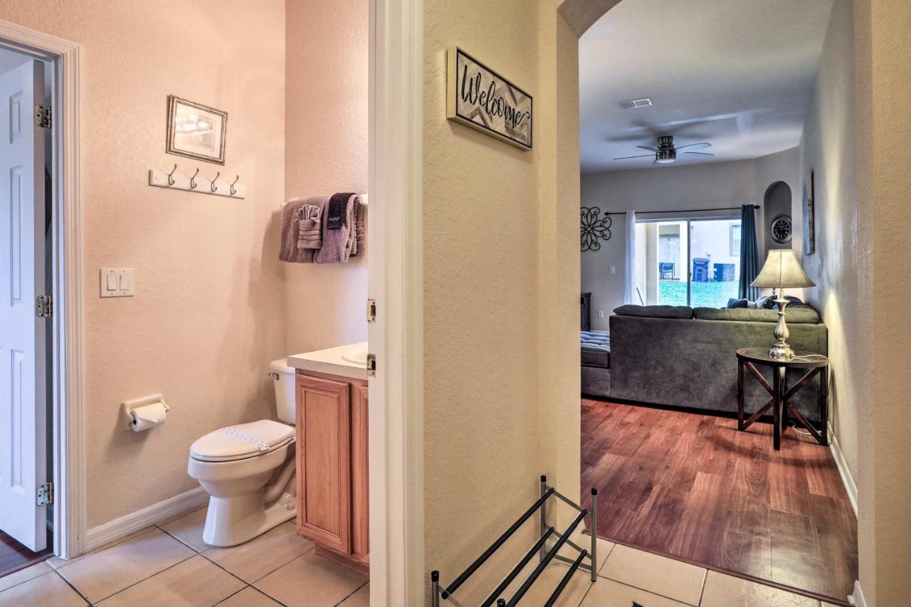 Sunny Townhome With Amenities! * Davenport