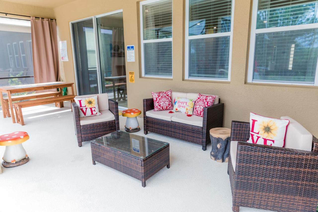 Marvelous With South Facing Pool And Themed Bedrooms Close To Villa *