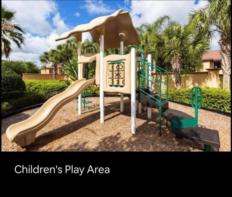 Serene Family Friendly Townhouse In The Wonderful Regal Palms *