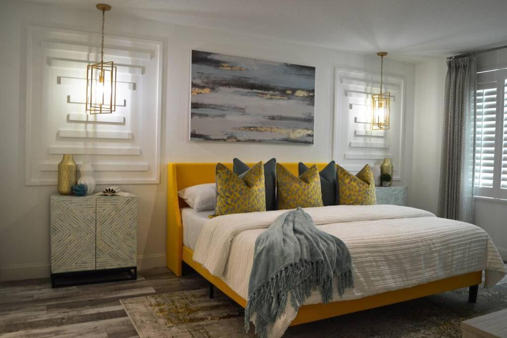 Holiday home Luxurious Near With Amenities Davenport