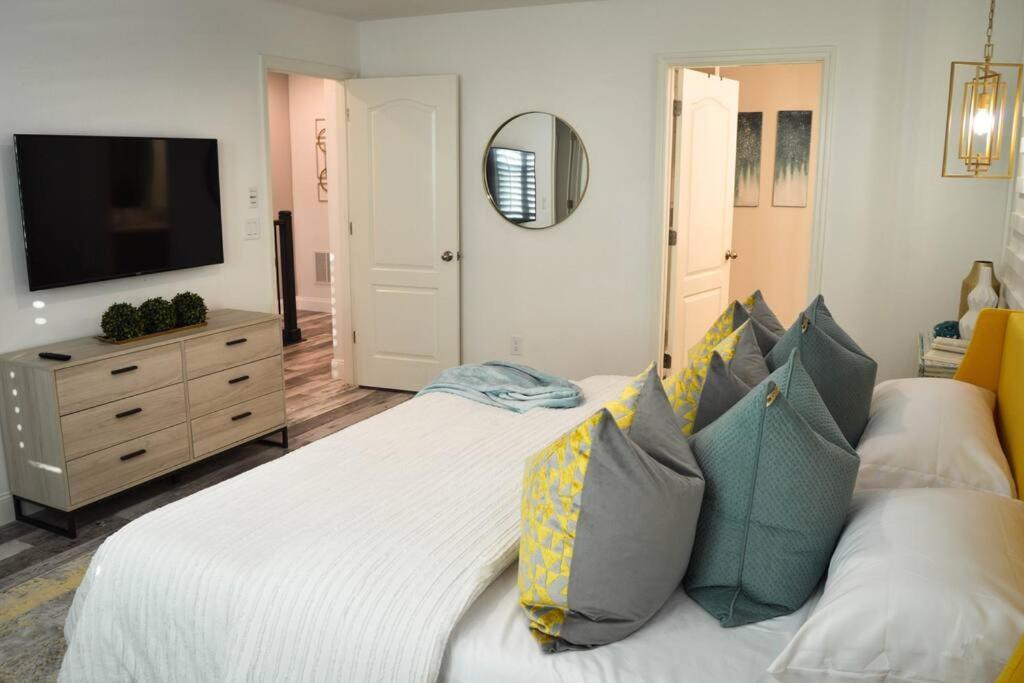Luxurious Near With Amenities * Davenport