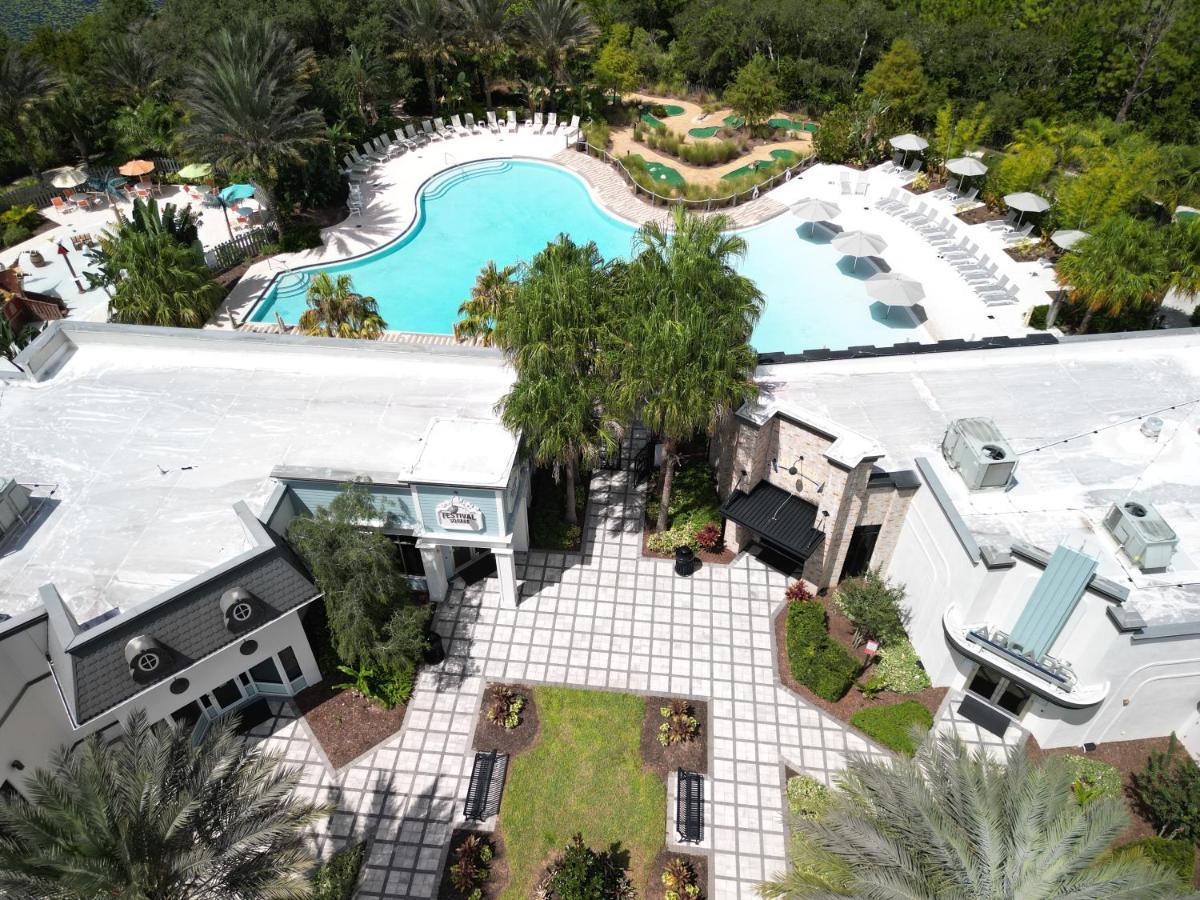 Luxurious Near With Amenities Davenport
