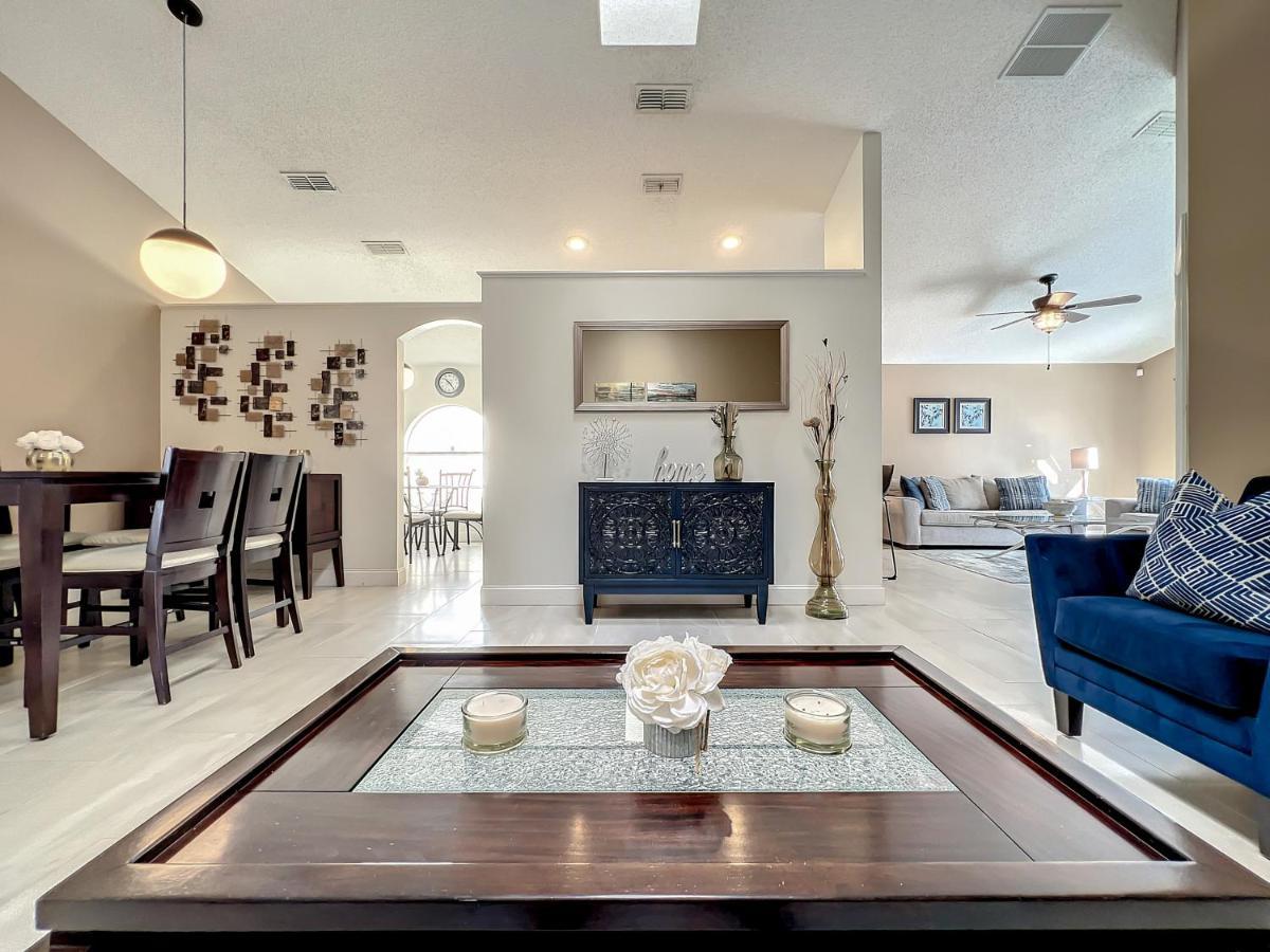 Gorgeous Pool Near Disney - 2024 Specials! Holiday home *