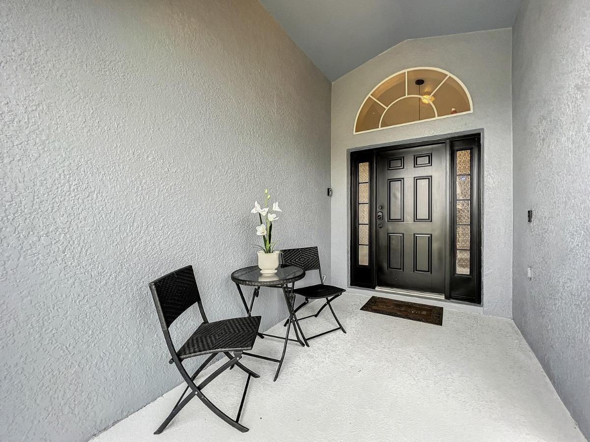 Gorgeous Pool Near Disney - 2024 Specials!