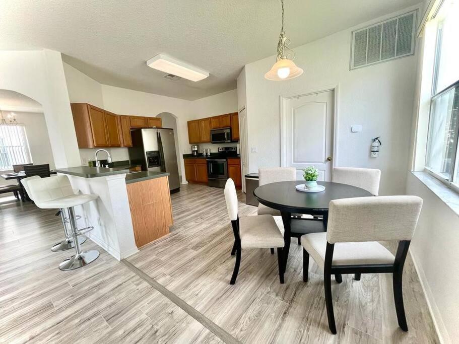 5 Bedroom Vacation With Private Pool Golf Pet Friendly Holiday home