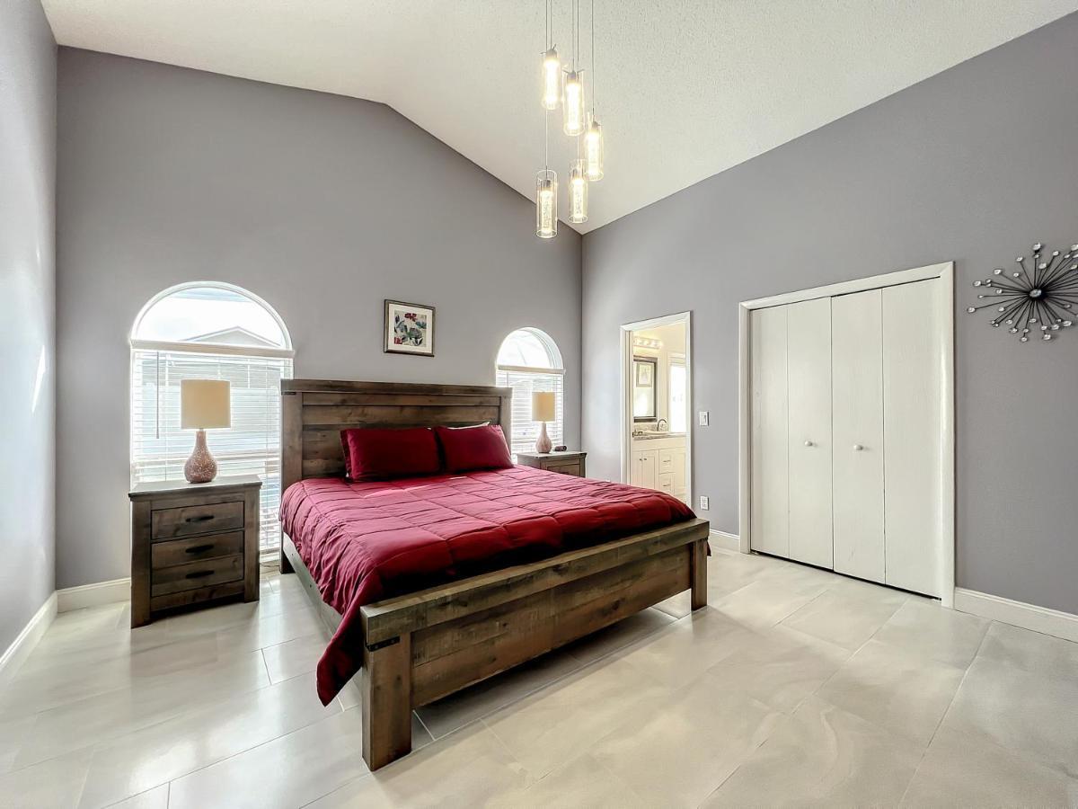 Gorgeous Pool Near Disney - 2024 Specials!