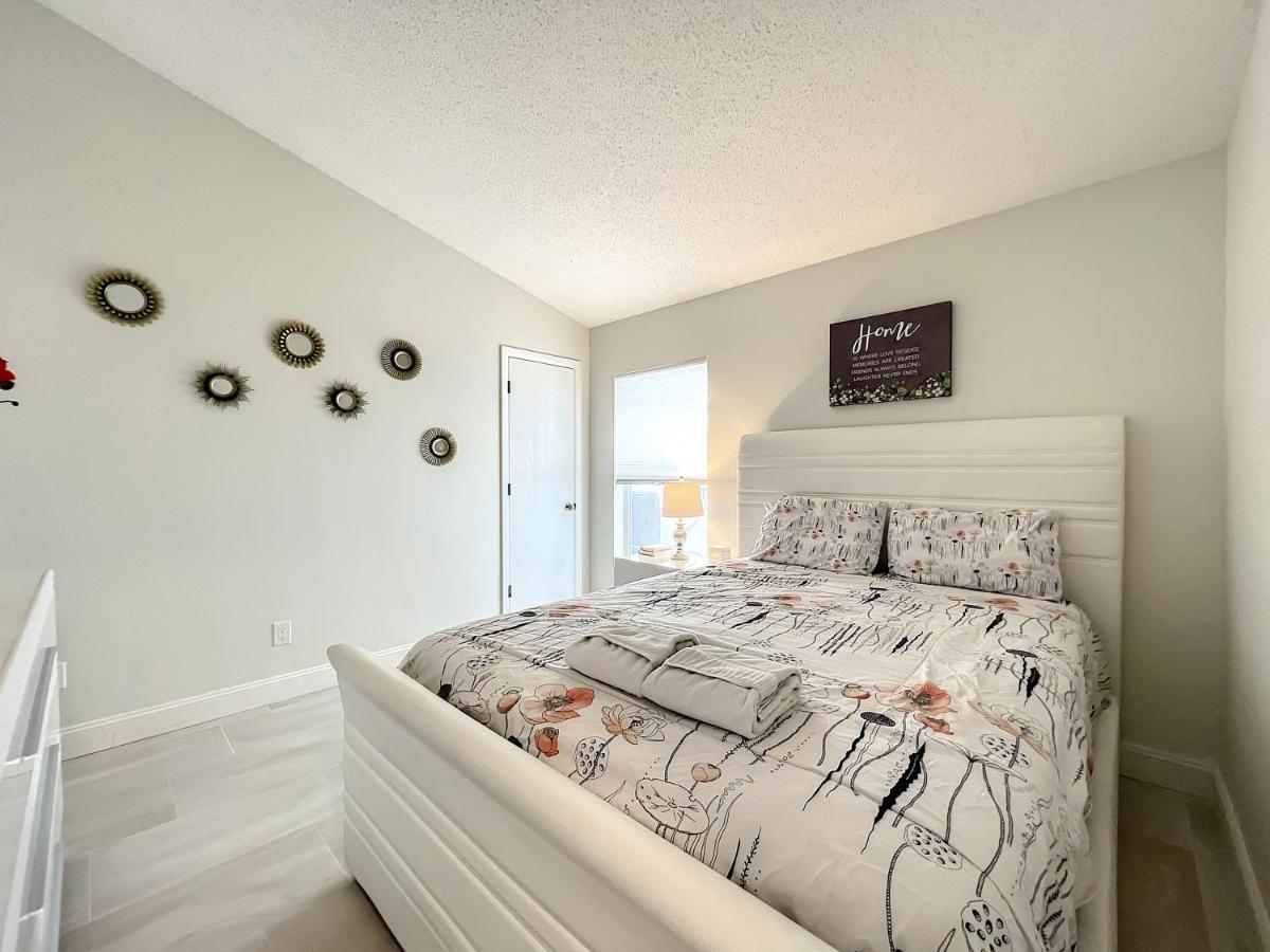 Gorgeous Pool Near Disney - 2024 Specials! Holiday home