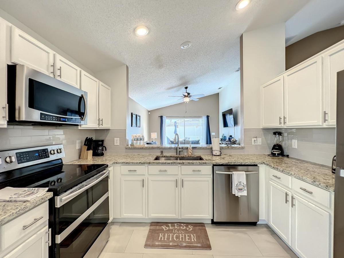 Gorgeous Pool Near Disney - 2024 Specials! *