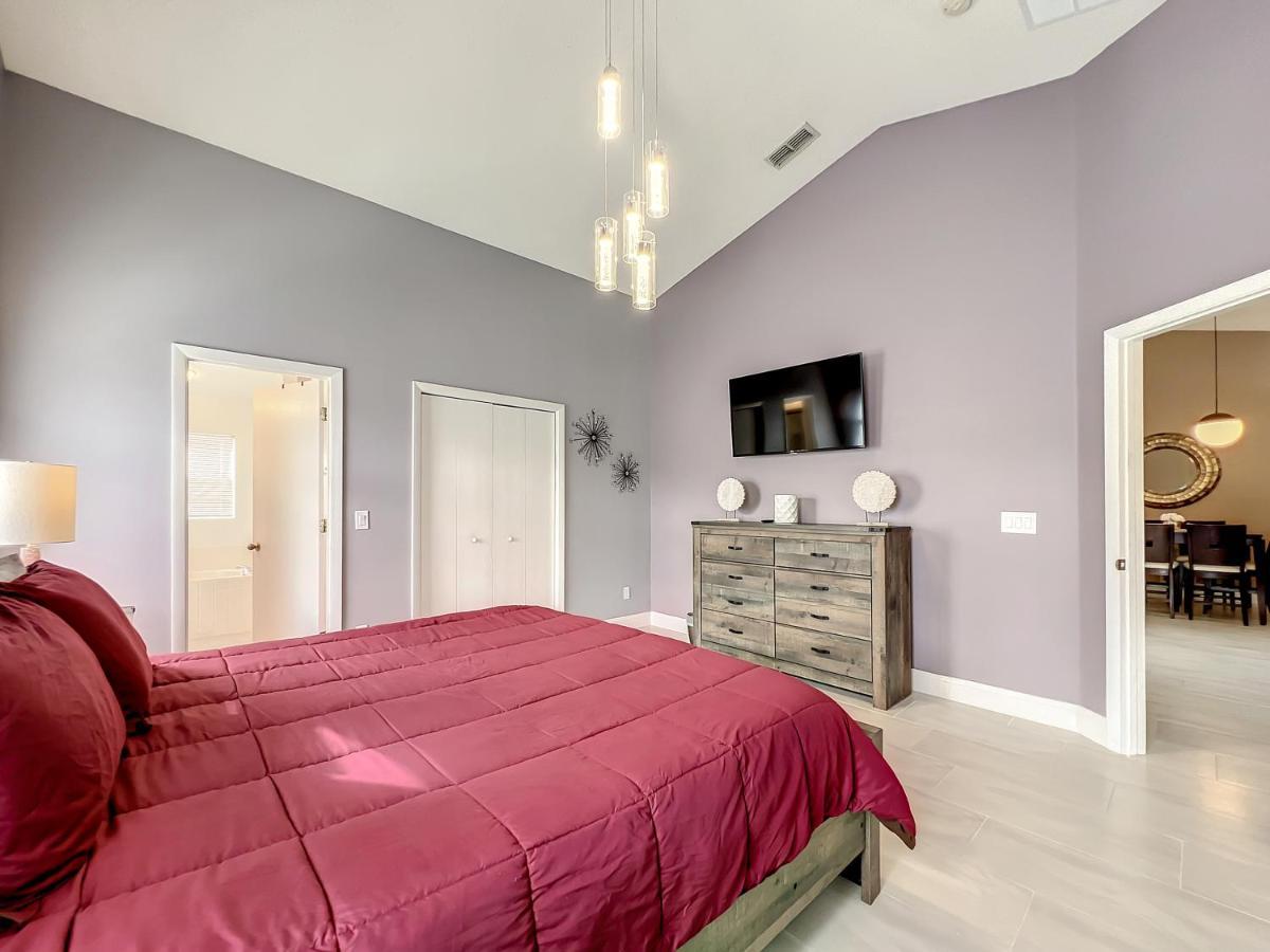Gorgeous Pool Near Disney - 2024 Specials! *