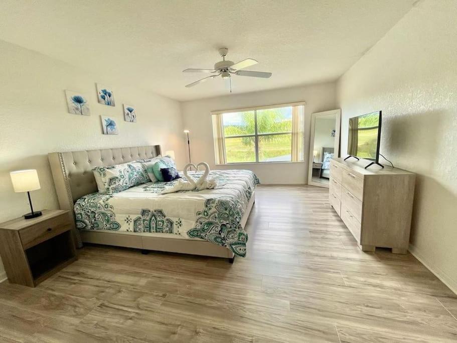 5 Bedroom Vacation With Private Pool Golf Pet Friendly Holiday home