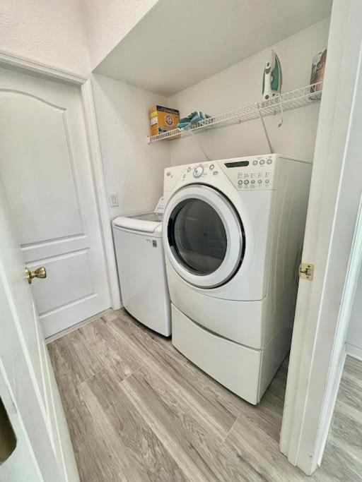 Holiday home 5 Bedroom Vacation With Private Pool Golf Pet Friendly Davenport