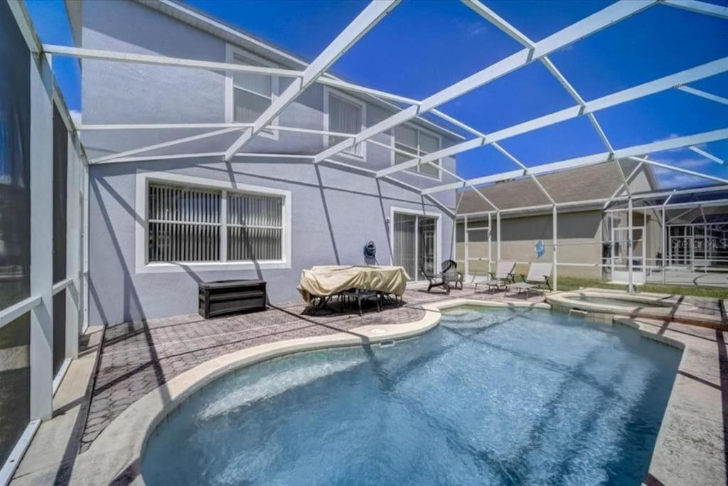 Holiday home 5 Bedroom Vacation With Private Pool Golf Pet Friendly Davenport
