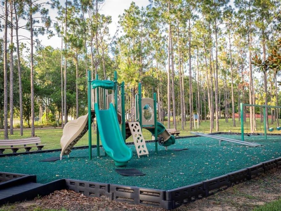 Holiday home 5 Bedroom Vacation With Private Pool Golf Pet Friendly