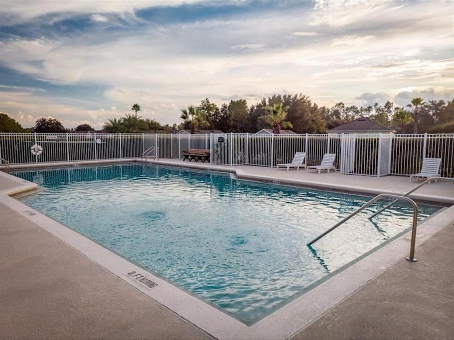 5 Bedroom Vacation With Private Pool Golf Pet Friendly Holiday home Davenport
