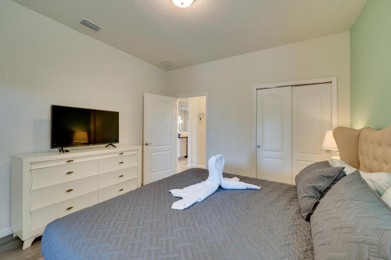 Prime With Pool Less Than 10 Mi To World Villa