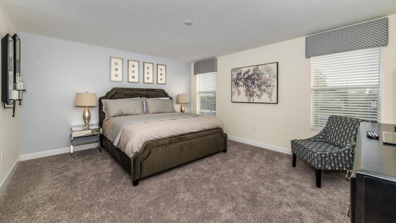 1638 Moon Valley * Davenport
