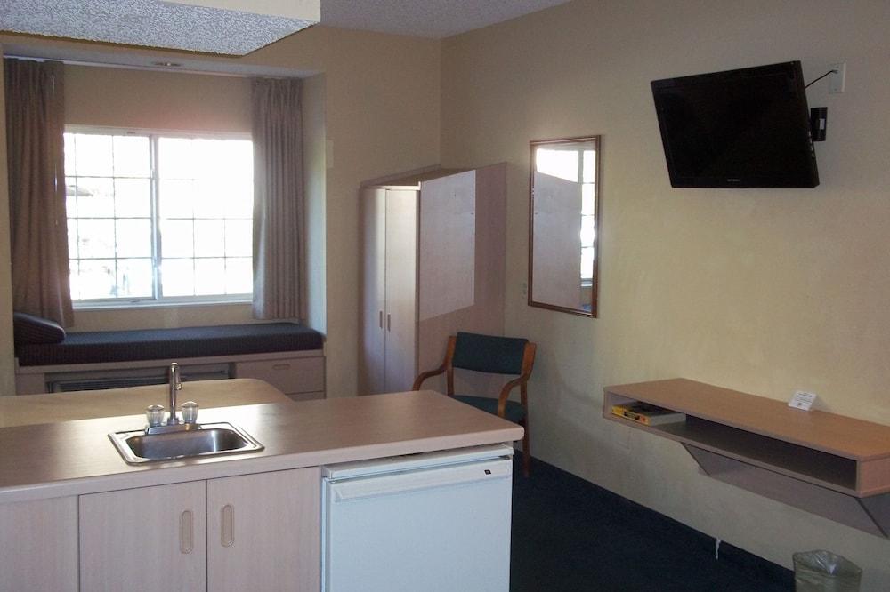 Hotel Baymont By Wyndham Orlando-international Dr-universal Blvd 2*
