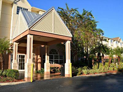 Baymont By Wyndham Orlando-international Dr-universal Blvd