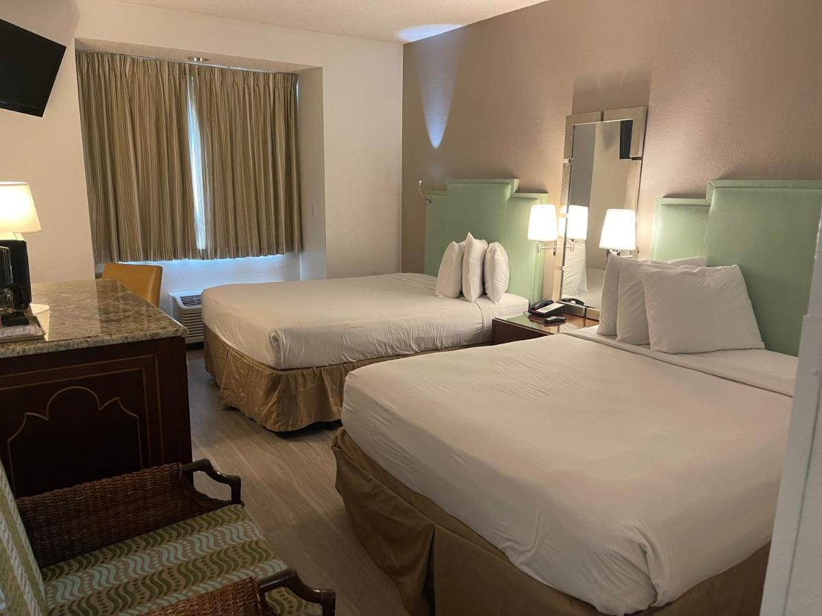 Baymont By Wyndham Orlando-international Dr-universal Blvd 2*