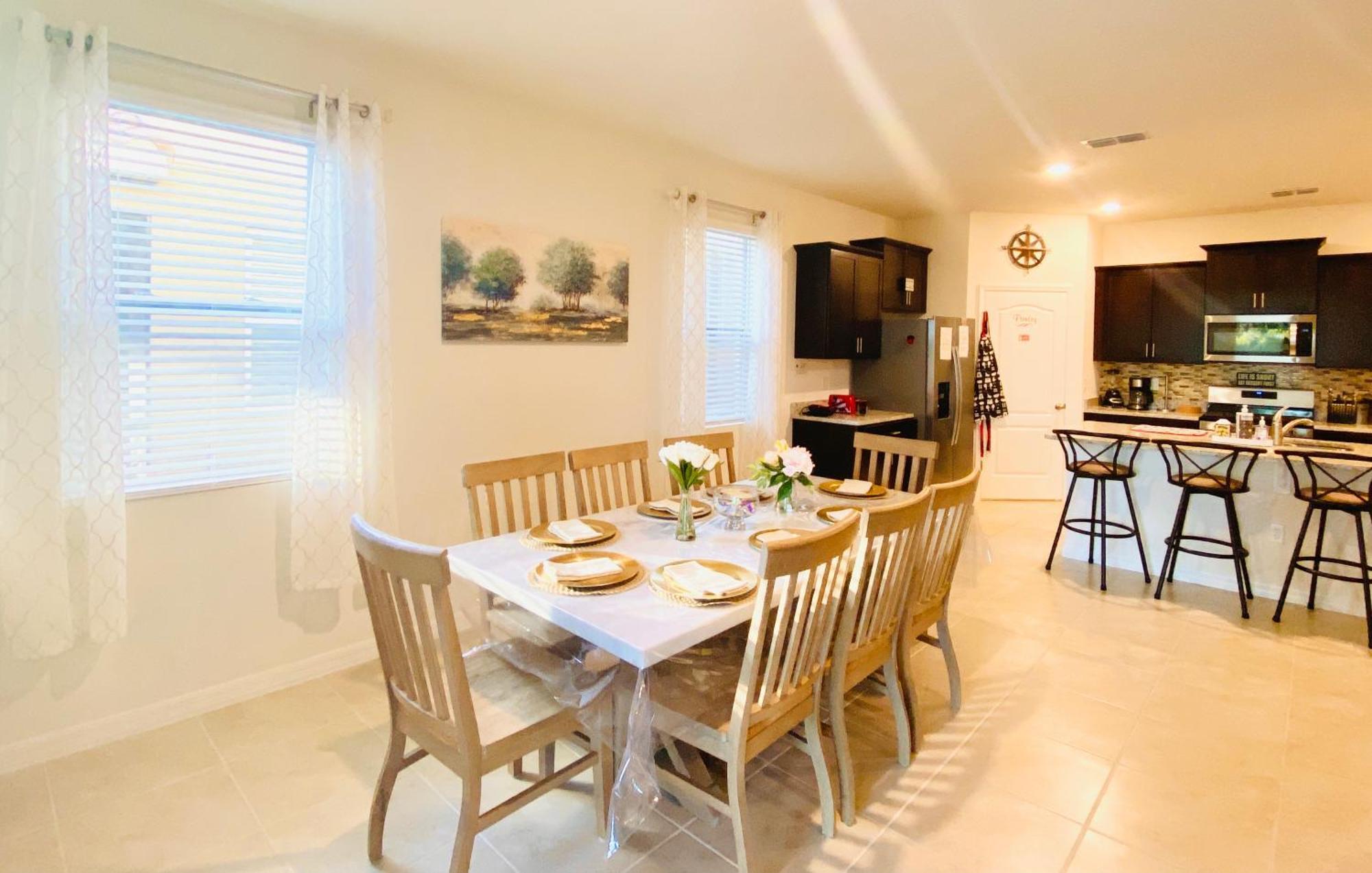 Marvelous With South Facing Pool And Themed Bedrooms Close To * Davenport