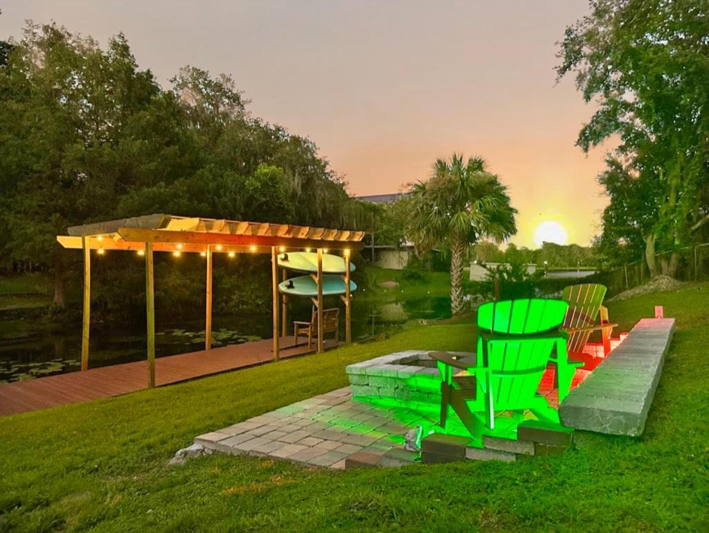 Lakefront 7 Bedroom Duplex, Pool, Boat, And Hottub Holiday home