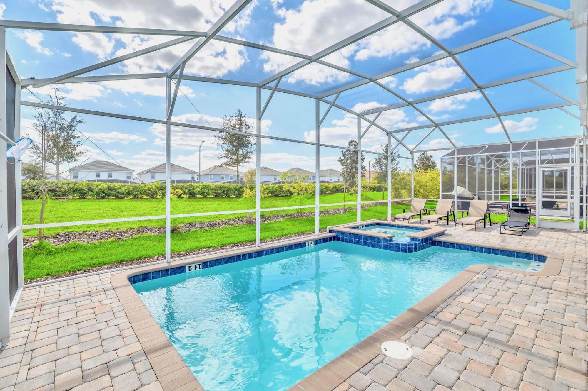 Holiday home Stunning 8br With Bbq Pool And Theater