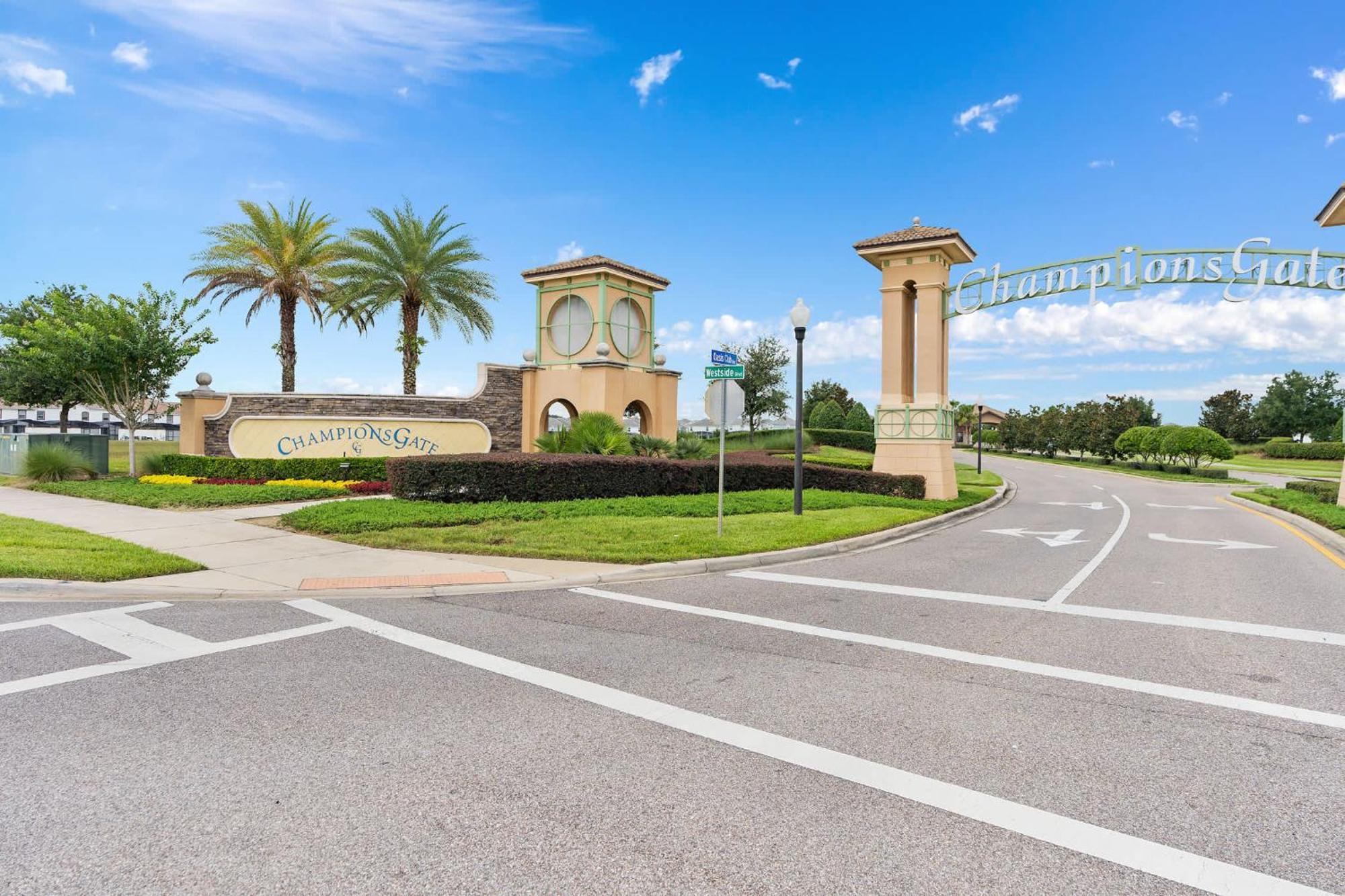 Upstay - Championsgate W Hot Tub-pool-cinema * Davenport