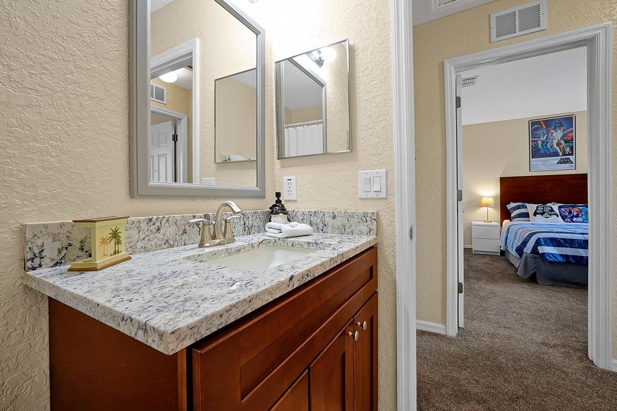 Regal Palms Retreat W/ Lazy River, Pool, & Balcony Davenport