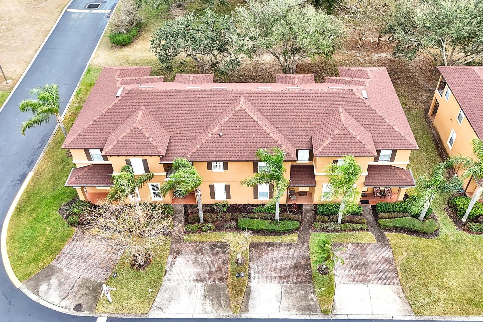 Regal Palms Retreat W/ Lazy River, Pool, & Balcony