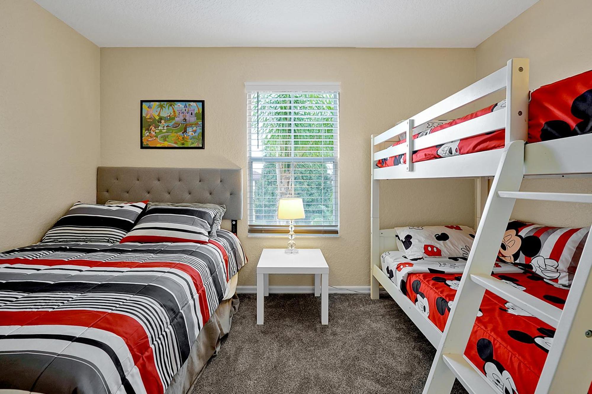 Regal Palms Retreat W/ Lazy River, Pool, & Balcony Holiday home *