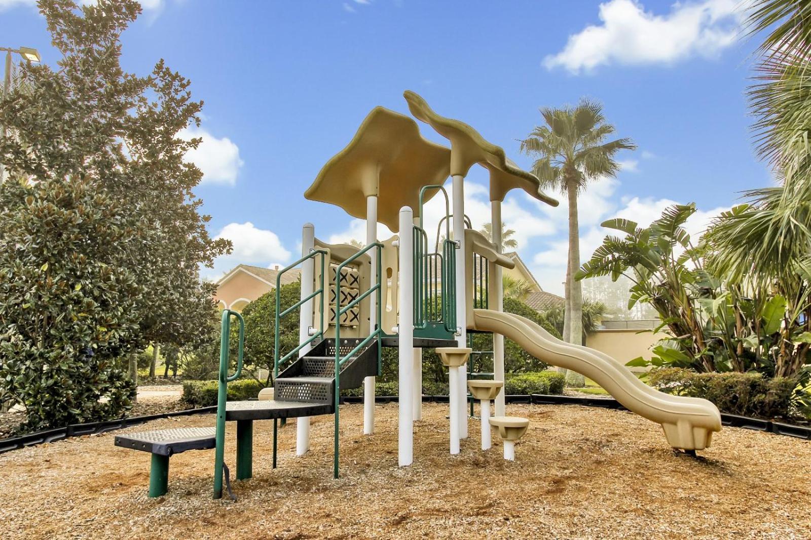 Regal Palms Retreat W/ Lazy River, Pool, & Balcony
