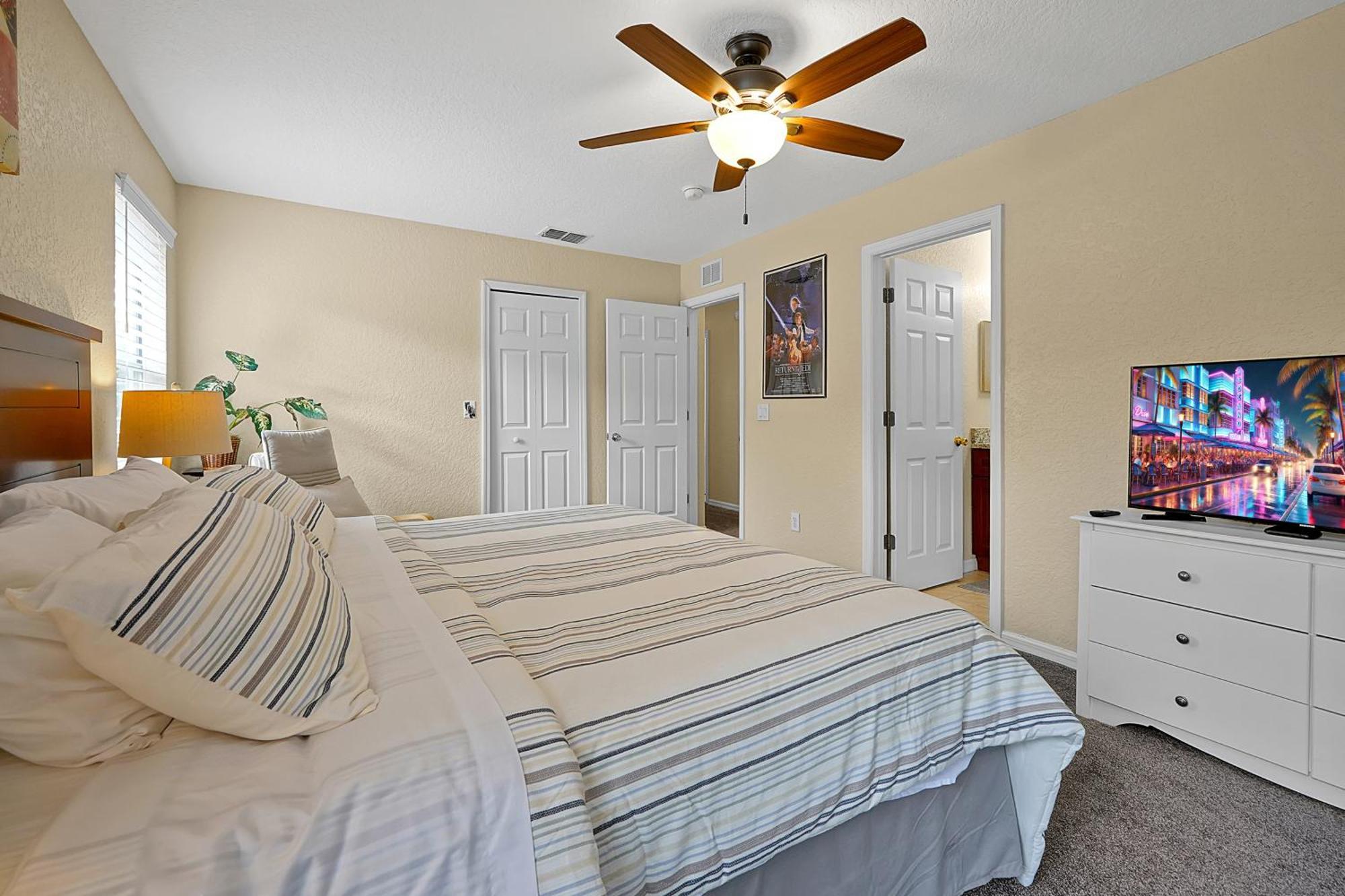 Regal Palms Retreat W/ Lazy River, Pool, & Balcony *