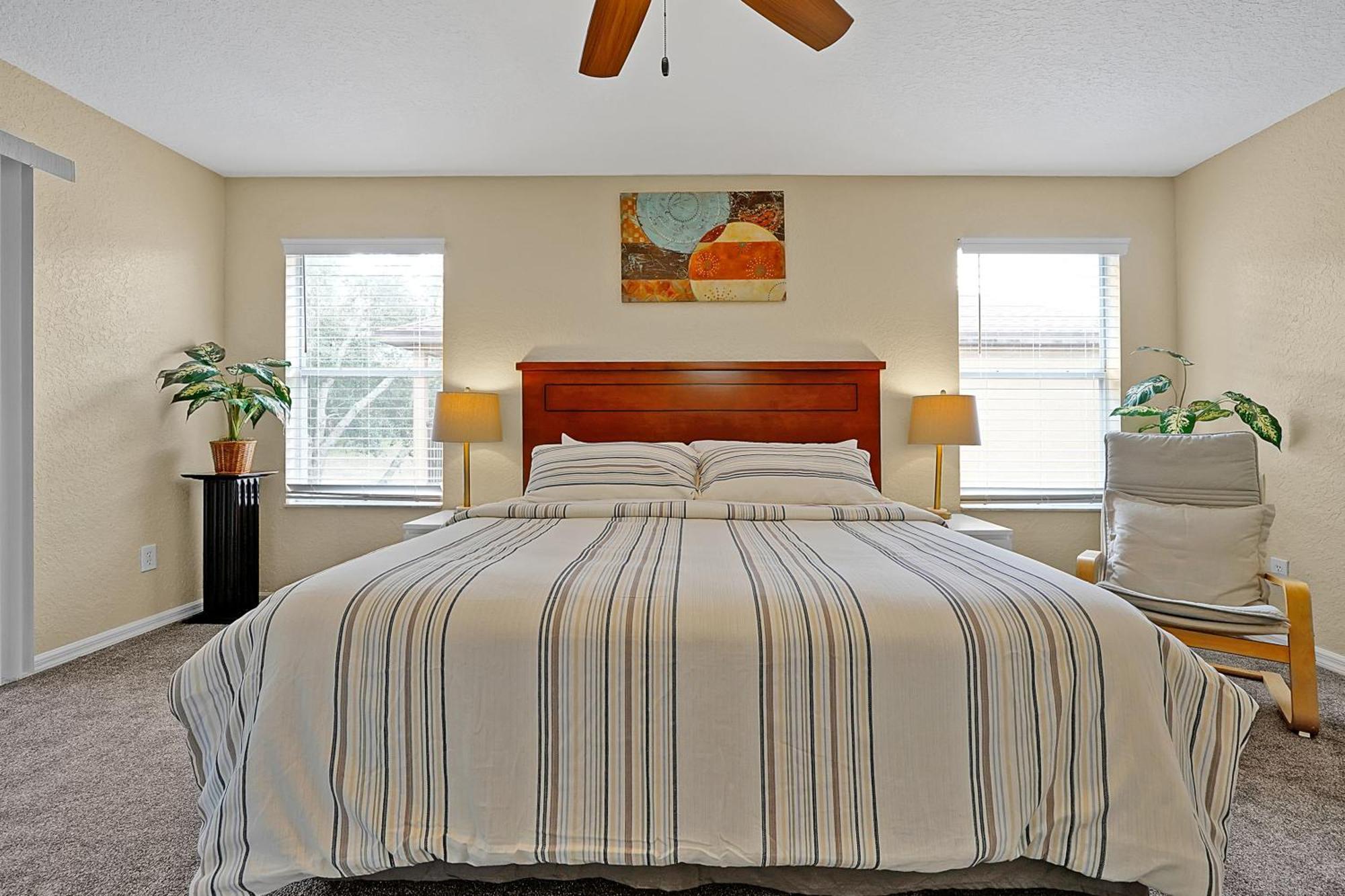 Regal Palms Retreat W/ Lazy River, Pool, & Balcony Davenport