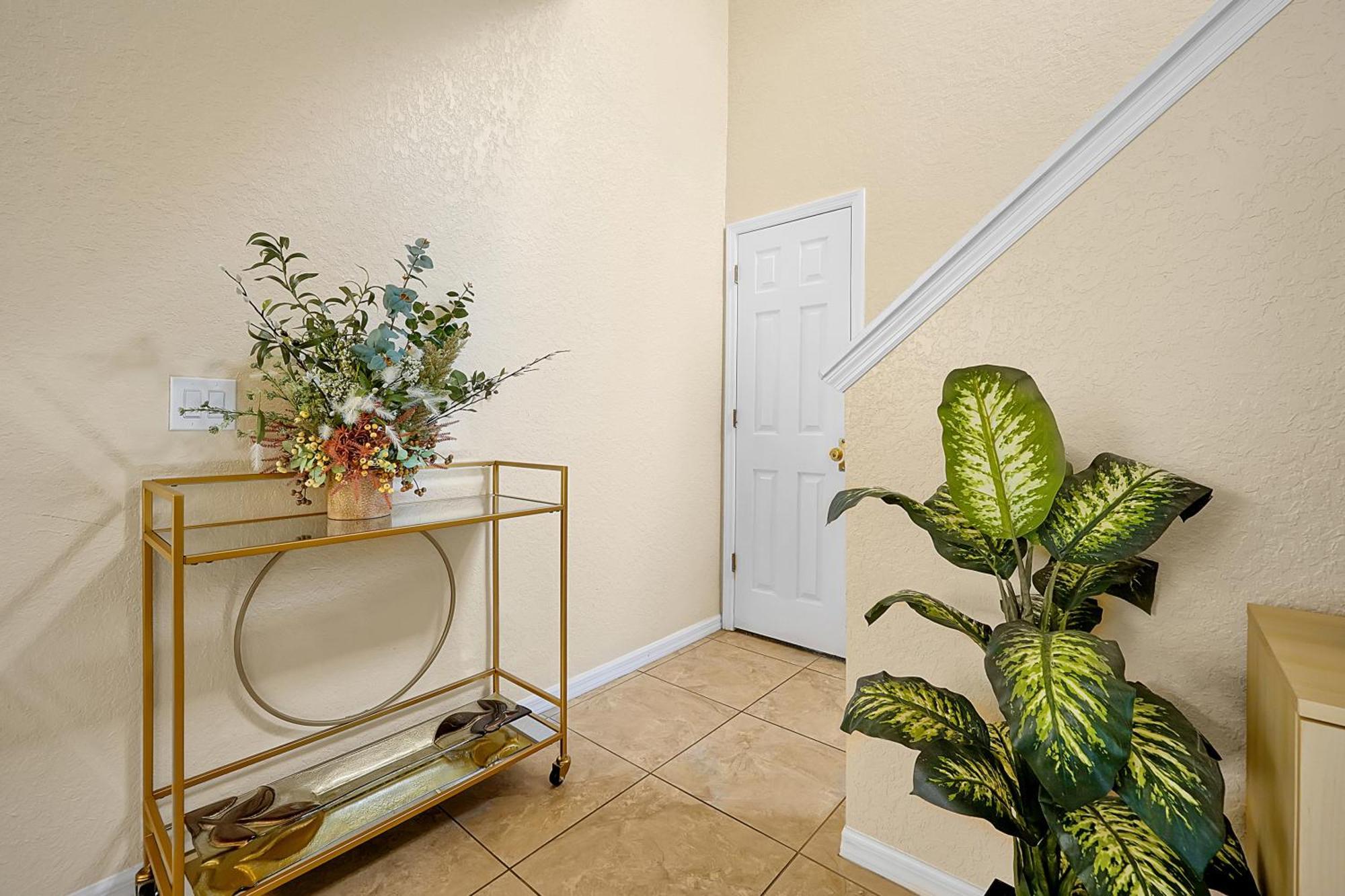 Regal Palms Retreat W/ Lazy River, Pool, & Balcony