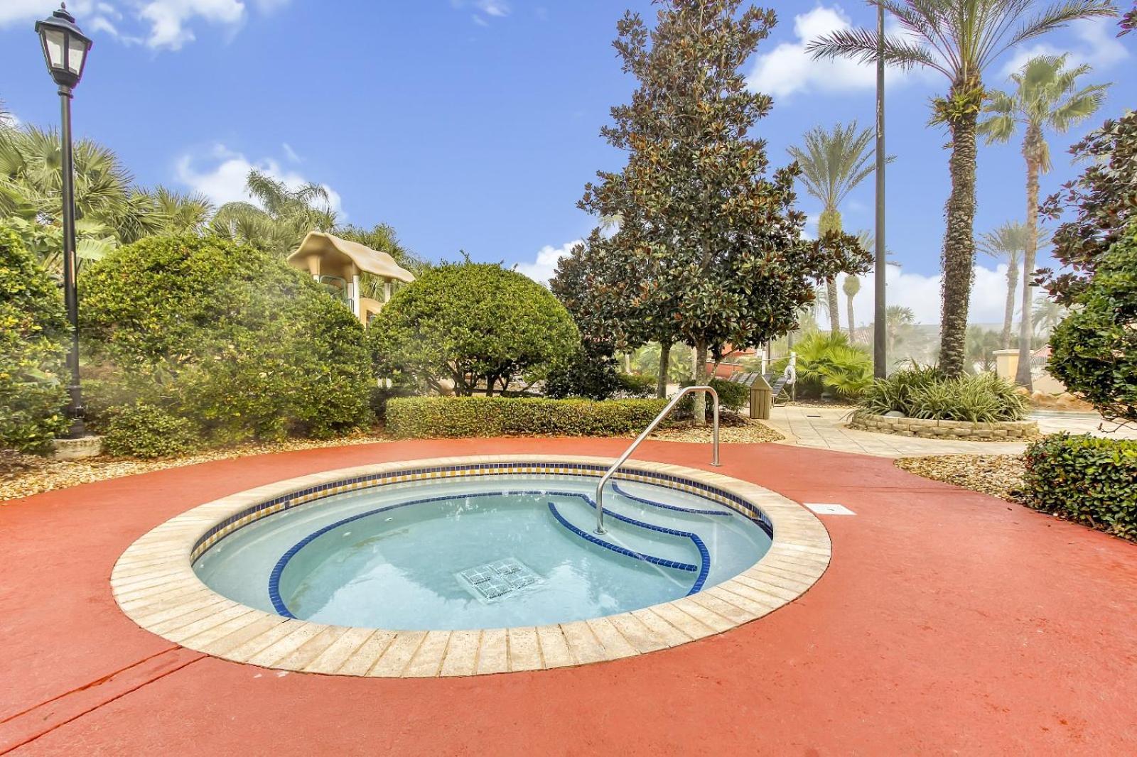 Regal Palms Retreat W/ Lazy River, Pool, & Balcony Davenport