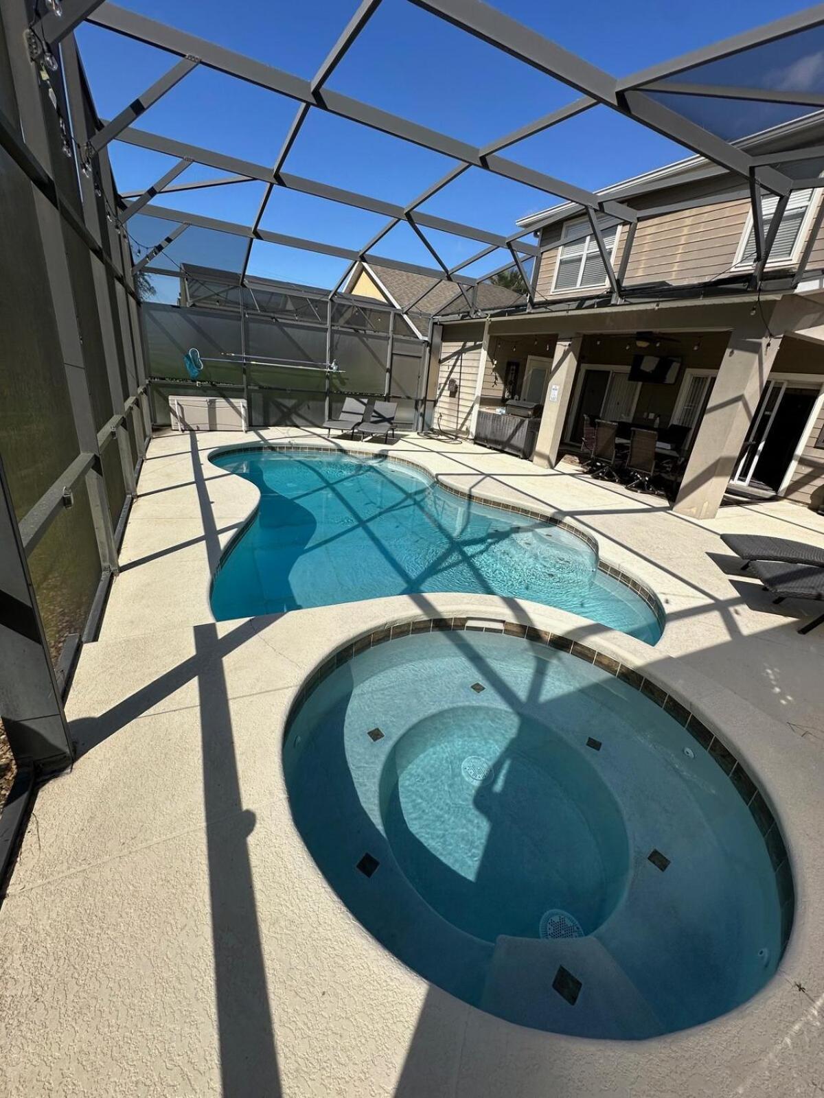An Incredible Vacation With Saltwater Pool! Villa
