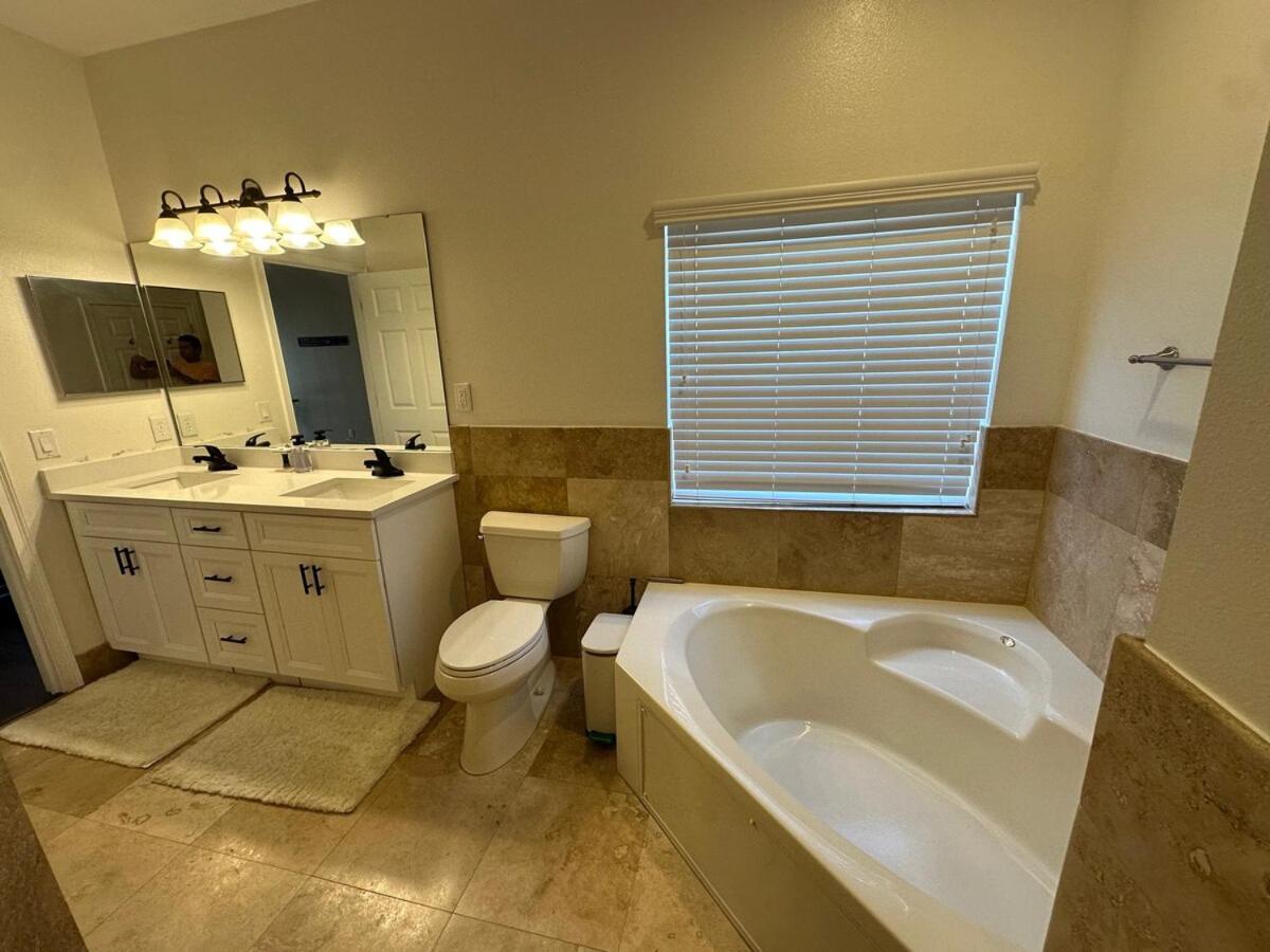 An Incredible Vacation With Saltwater Pool! Villa Davenport