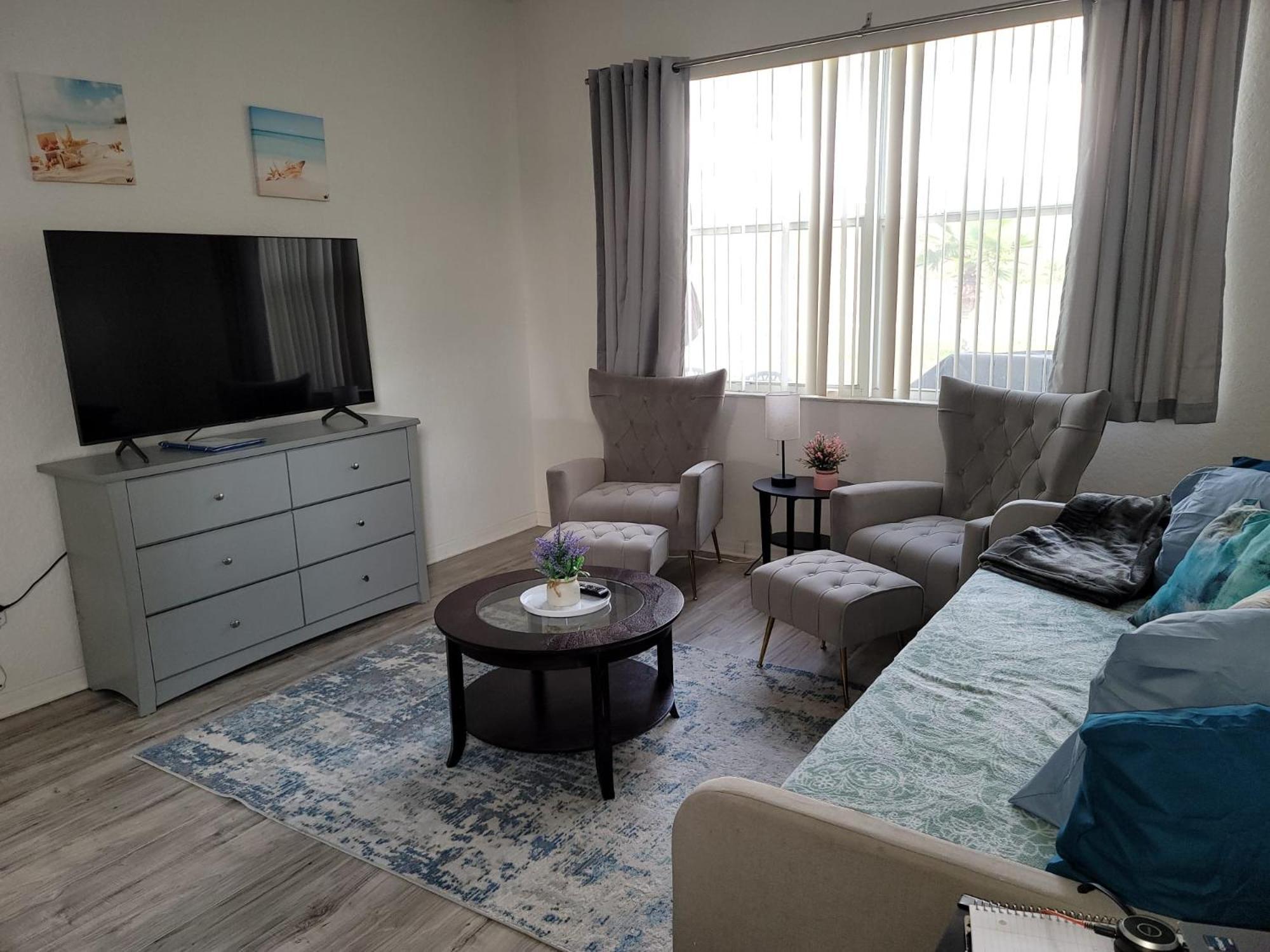 5 Bedroom Vacation With Private Pool Golf Pet Friendly Holiday home